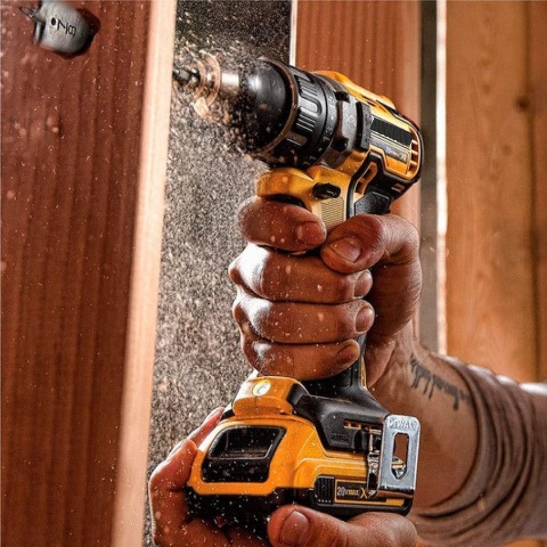 Kit Taladro Inalámbrico DEWALT 20V™ — Maletín + 26 Accesorios + 2 Baterías